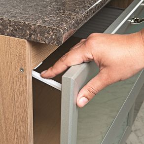 Trava-Multiuso-para-Gavetas-Plastica-Joy-Ordene-2-Unidades-ambientada1 Trava-Multiuso-para-Gavetas-Plastica-Joy-Ordene-2-Unidades-ambientada1