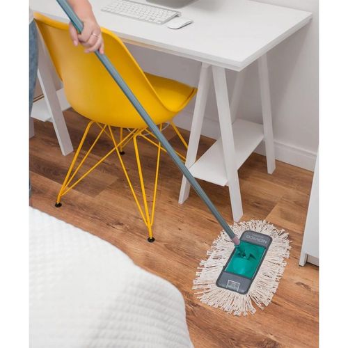 mop-tira-po-de-algodao-para-limpeza-diaria-com-cabo-novica-bettanin-still2 mop-tira-po-de-algodao-para-limpeza-diaria-com-cabo-novica-bettanin-still2