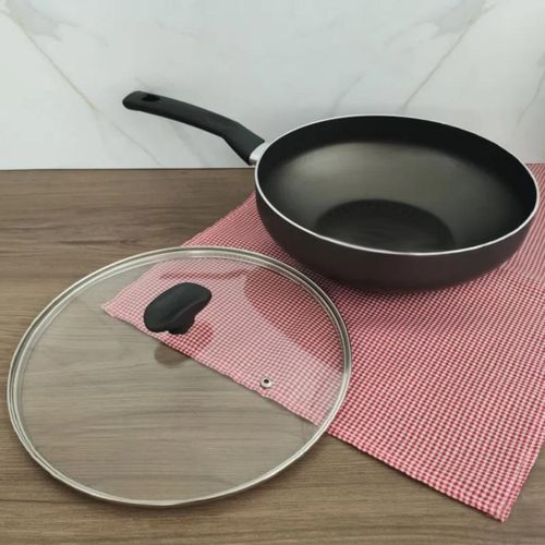 Panela-Wok-Antiaderente-Ultra-em-Aluminio-com-Cabo-e-Tampa-de-Vidro-Preta-Gourmet-Multiflon-28cm-still4